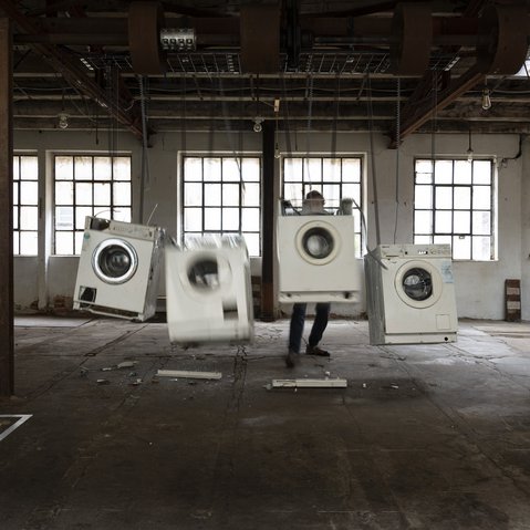 Kunstprojekt "Vier zappelnde Waschmaschinen" von Martin Stiefel beim Festival ÜBER:MORGEN der KulturRegion Stuttgart